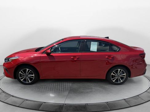 Used 2024 Kia Forte LXS w/ LXS Technology Package FWD image 6