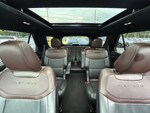 Certified 2022 Ford Explorer Platinum w/ Equipment Group 601A image 13