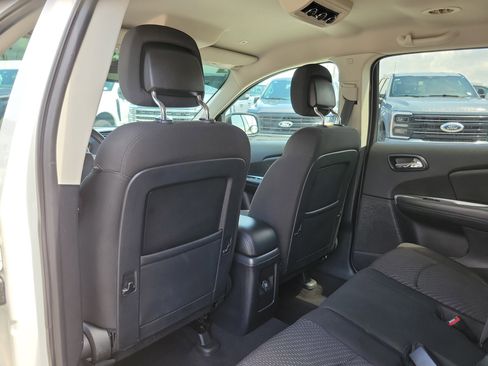 Used 2020 Dodge Journey SE w/ SE Popular Equipment Group FWD image 12