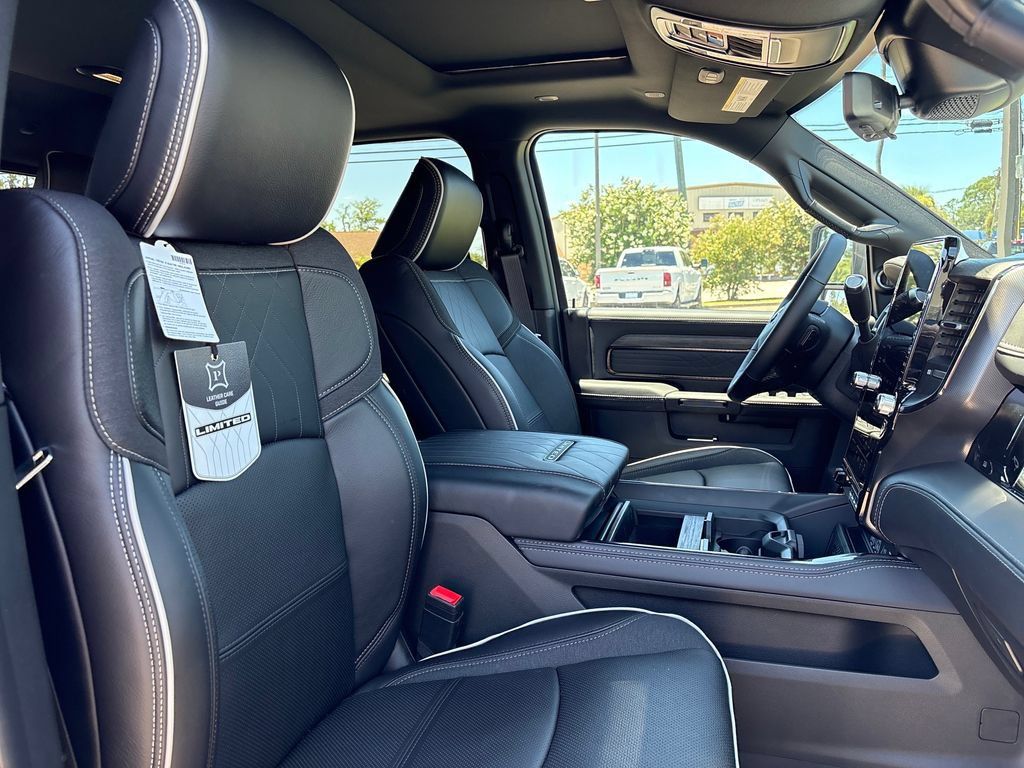 New 2026 RAM 3500 Limited AWD/4WD image 32
