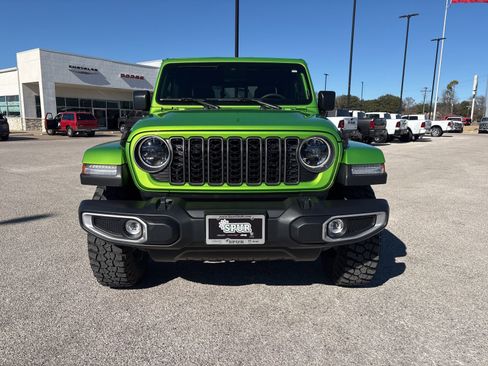 Used 2025 Jeep Gladiator Sport image 16