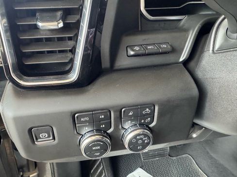 Used 2025 GMC Sierra 2500 Denali w/ Denali Reserve Package AWD/4WD image 21