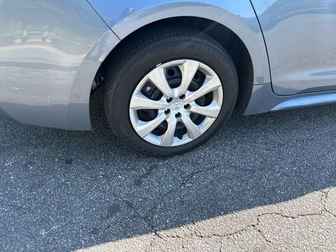 Used 2022 Toyota Corolla LE image 5