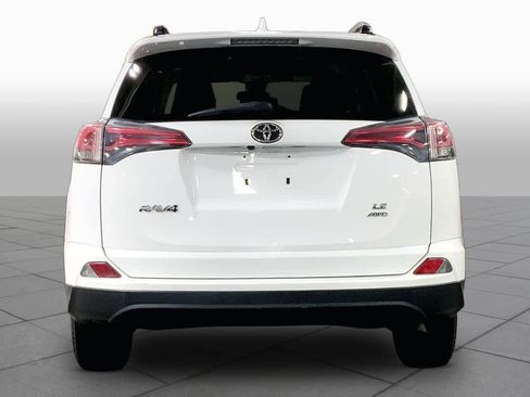 Used 2017 Toyota RAV4 LE AWD/4WD image 5