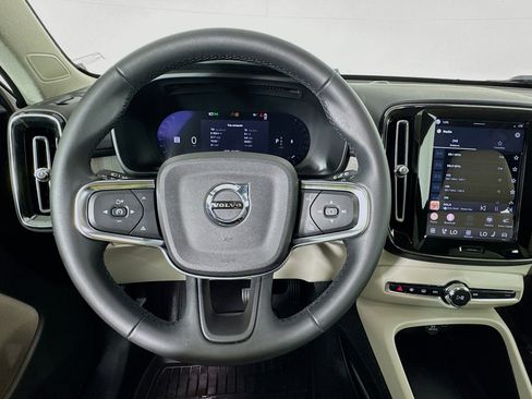 Used 2023 Volvo XC40 B4 Plus w/ Driver Assist Package FWD image 11