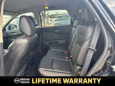 Certified 2023 Nissan Pathfinder SL image 16