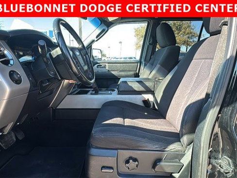 Used 2016 Ford Expedition XLT image 9