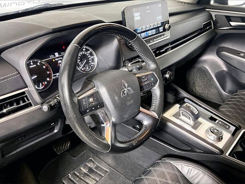 Used 2022 Mitsubishi Outlander SEL image 10