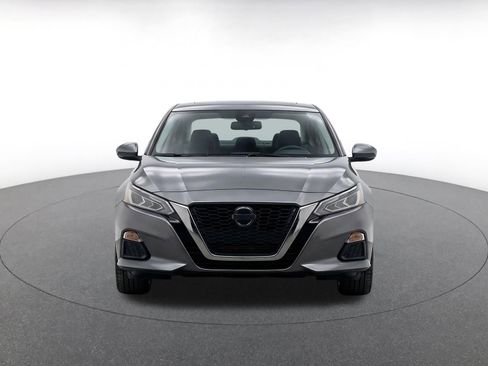 Used 2025 Nissan Altima 2.5 SV FWD image 2