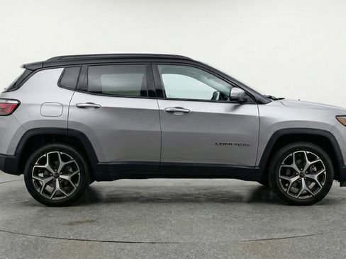 Used 2025 Jeep Compass Limited AWD/4WD image 11