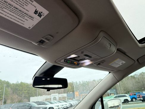 Used 2019 Buick Enclave Avenir w/ Avenir Technology Package image 24