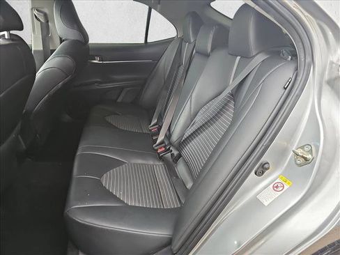 Used 2019 Toyota Camry SE image 9