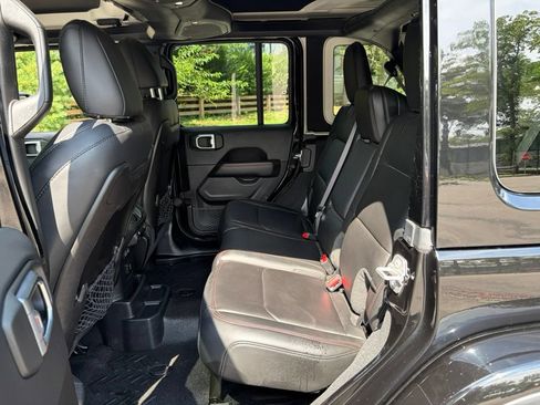 Used 2024 Jeep Wrangler Unlimited Rubicon AWD/4WD image 25