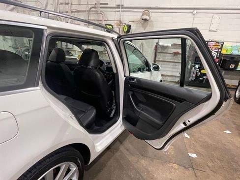Used 2012 Volkswagen Jetta SE FWD image 32