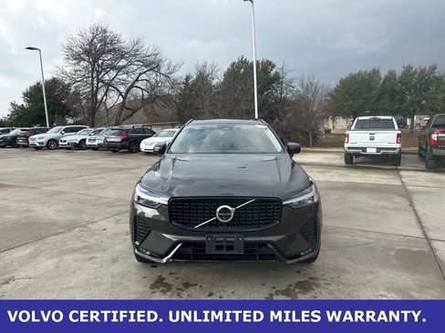 Certified 2025 Volvo XC60 B5 Plus image 2