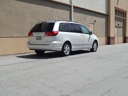 Used 2005 Toyota Sienna XLE Limited image 8