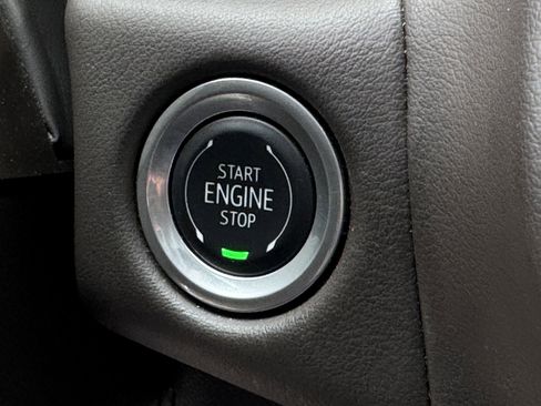 Used 2024 Chevrolet Suburban LT image 20