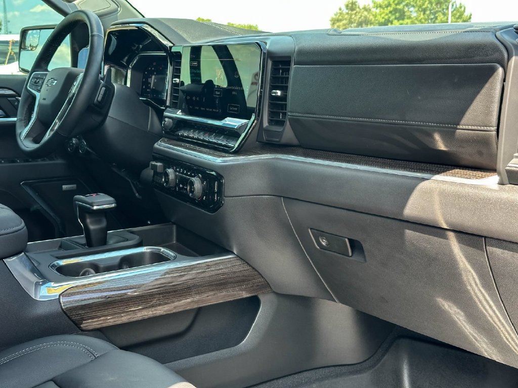 Used 2026 Chevrolet Silverado 1500 LT Trail Boss w/ Convenience Package II AWD/4WD image 21