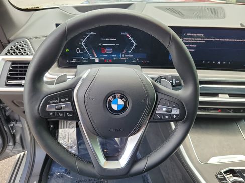 Certified 2025 BMW X5 sDrive40i w/ Climate Comfort Package RWD image 16