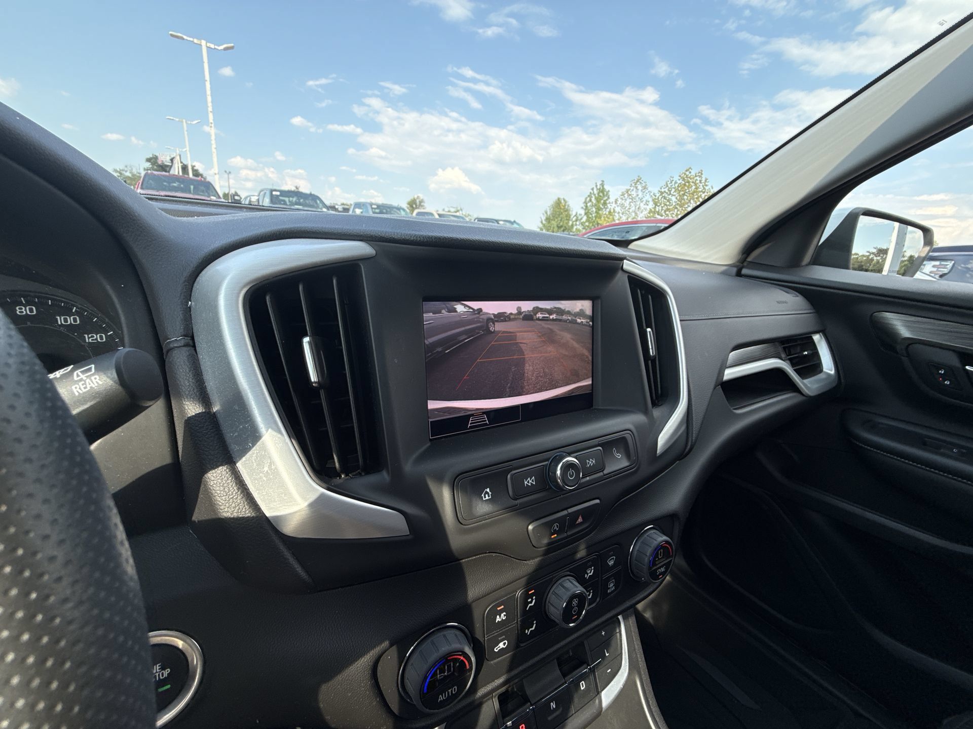 Used 2023 GMC Terrain SLE w/ Driver Convenience Package FWD image 21
