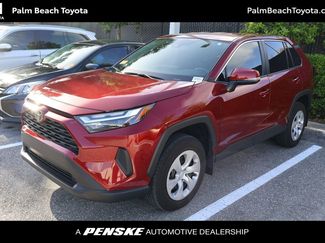 Used 2025 Toyota RAV4 LE video 1