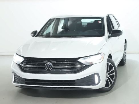 Certified 2024 Volkswagen Jetta Sport FWD image 3