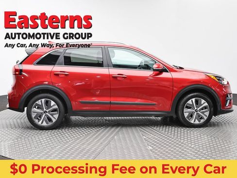 Used 2022 Kia Niro EX w/ Cold Weather Package FWD image 4