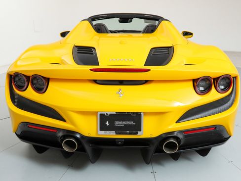 Certified 2022 Ferrari F8 Tributo image 31