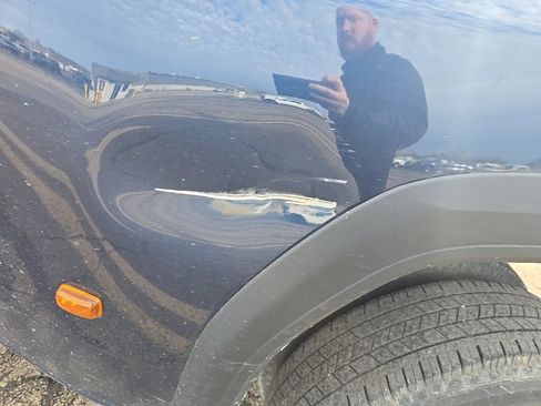 Used 2022 GMC Sierra 3500 Denali w/ Denali Ultimate Package image 8