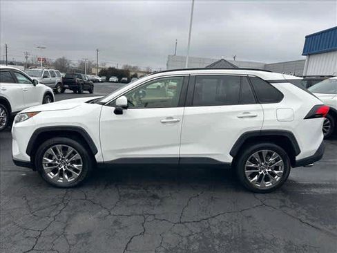 Used 2019 Toyota RAV4 XLE Premium image 6