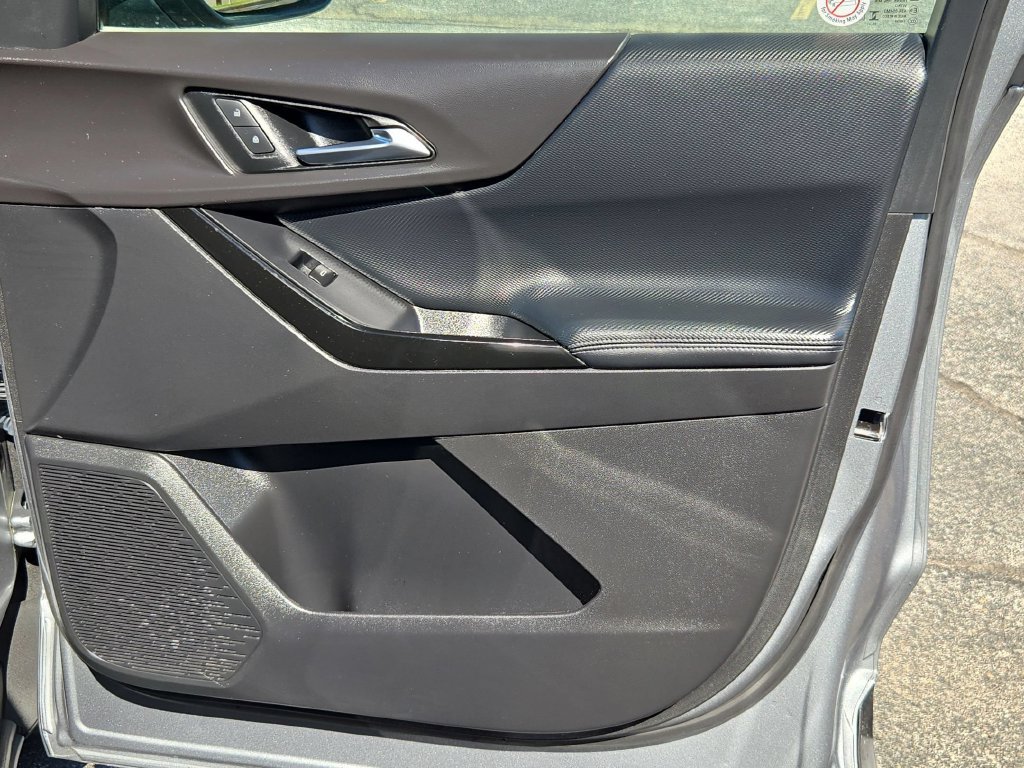 Used 2026 Chevrolet Equinox LT FWD image 36