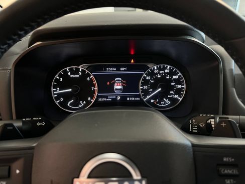 Used 2025 Nissan Rogue SV FWD image 41