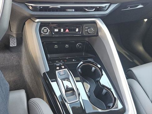 Used 2025 Audi Q5 Premium Plus w/ Premium Plus AWD/4WD image 11