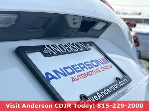 New 2026 Jeep Grand Cherokee Altitude image 12