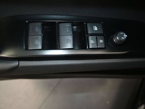 New 2026 Toyota Camry Hybrid FWD image 11