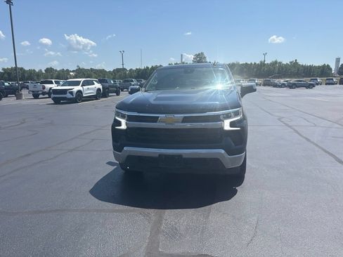 Used 2023 Chevrolet Silverado 1500 LT AWD/4WD image 5