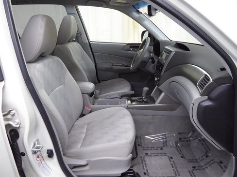 Used 2010 Subaru Forester 2.5X Premium w/ Popular Equipment Group 1A image 23