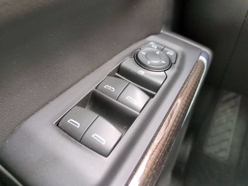 Used 2022 Chevrolet Silverado 1500 LT Trail Boss w/ Bed Protection Package AWD/4WD image 28