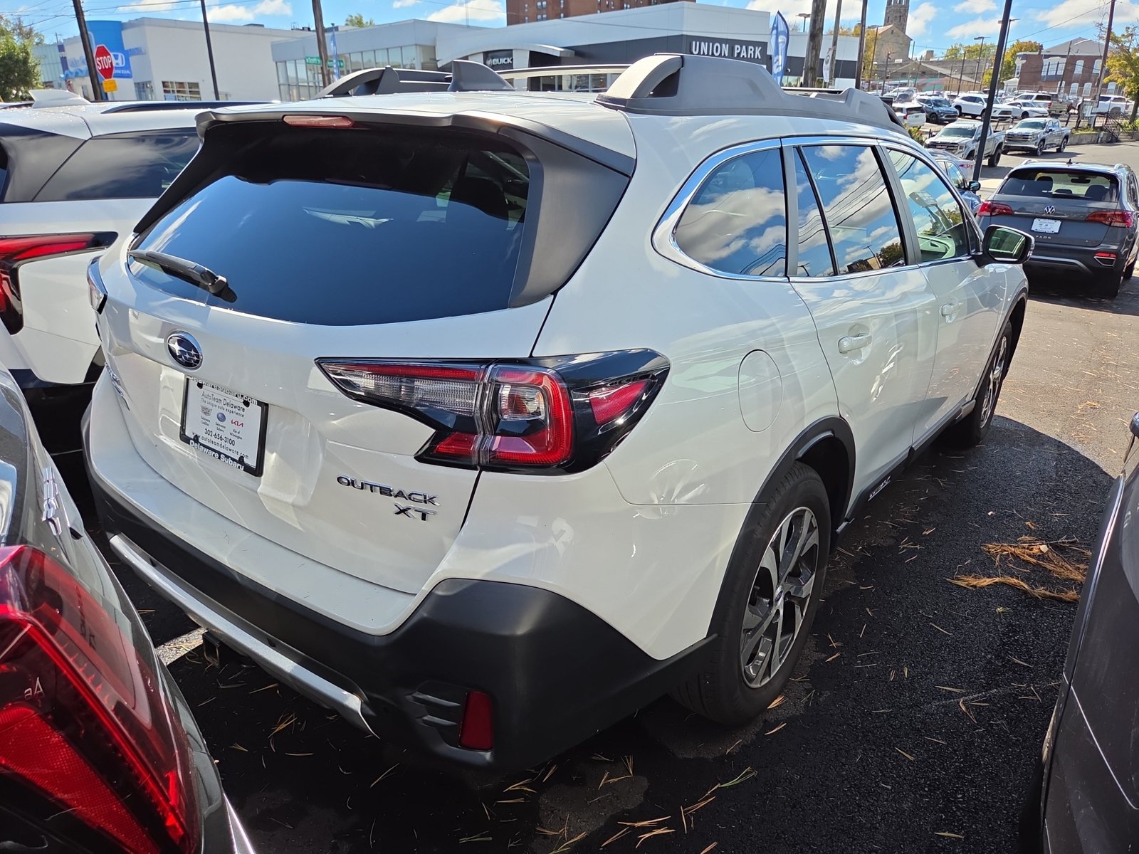 Used 2022 Subaru Outback Limited XT AWD/4WD image 4