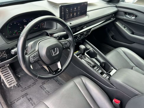 Used 2025 Honda Accord Sport image 16