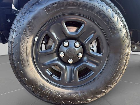 Used 2025 Jeep Wrangler Sport AWD/4WD image 9