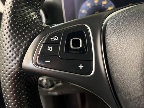 Used 2018 Mercedes-Benz E 300 4MATIC image 19