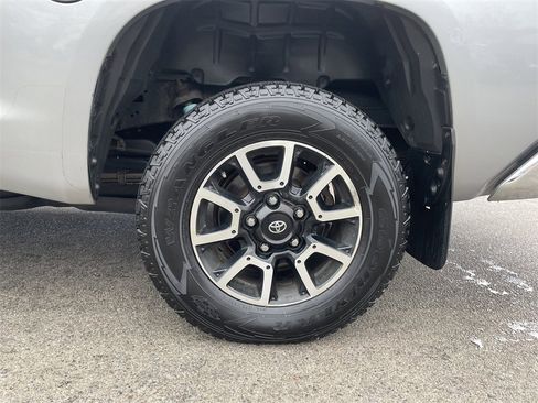 Used 2016 Toyota Tundra SR5 image 10
