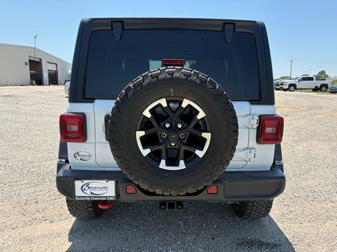 Used 2025 Jeep Wrangler Unlimited Rubicon AWD/4WD image 6
