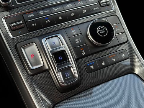 Certified 2023 Hyundai Santa Fe Limited image 40