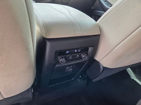 Used 2023 Chevrolet Traverse LS FWD image 9