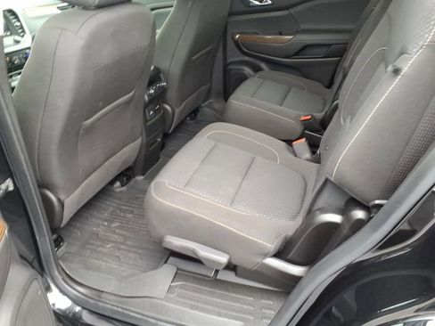 Used 2023 GMC Acadia SLE w/ Driver Convenience Package FWD image 12