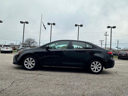 Certified 2025 Toyota Corolla LE image 2