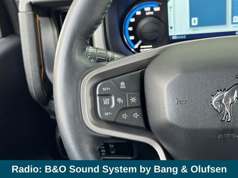 Used 2024 Ford Bronco Badlands image 11