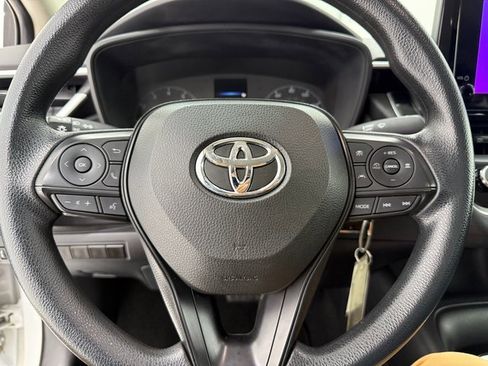 Used 2023 Toyota Corolla LE image 9